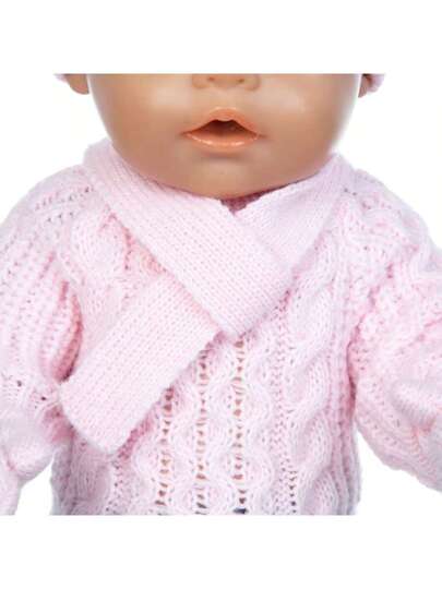 طقم مكون من 5 قطع لدمية مقاس 18 بوصة يشمل: كنزة صوفية، بنطلون، قبعة، وشاح، قفازات، لدمية مقاس 43 سم، ملابس للتنكر والتزيين (باستثناء الأحذية والدمية)