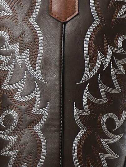 بوت جلدية رجالية طراز بريطاني قديم، مطرزة ومركبة، ذات تصميم حديث للخريف/الشتاء، برقبة متوسطة الطول وكعب سميك مدبب