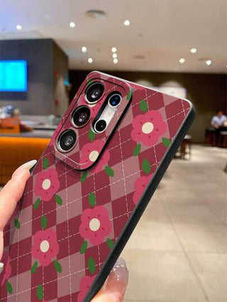 حافظة هاتف زخرفية بنقش مربعي ملون بارز ذات قوام ناعم ولمسة مطفية مصنوعة من مادة البولي يوريثان الحراري ، حماية أنيقة تناسب هواتف آبل وأوبو وفيفو وموديلات أندرويد أخرى ، هدية مناسبة للأصدقاء واألحباب