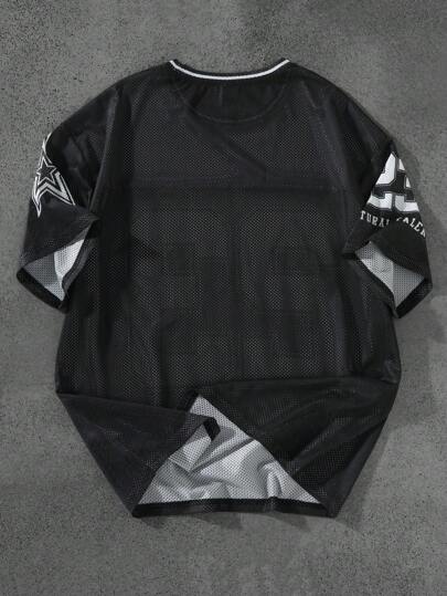 Manfinity Streetrush قميص تي شيرت للشباب بطباعة جرافيك شارع مع أرقام وأحرف 23 قميص جيرسي كبير الحجم قميص رياضي جيرسي للرجال جيرسي للرجال Y2k جيرسي شبكي قميص جيرسي 23 للرجال