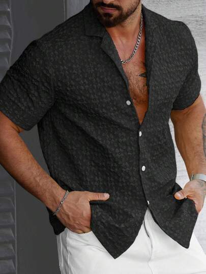 Manfinity Homme قميص كاجوال للرجال بلون سادة، ملمس نسيجي، أزرار، صيفي