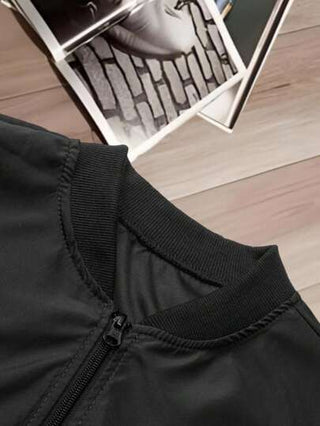Manfinity Homme جاكيت طويلة الأكمام بسحاب للرجال ذات تصميم بسيط وعملي للتنقل والعمل