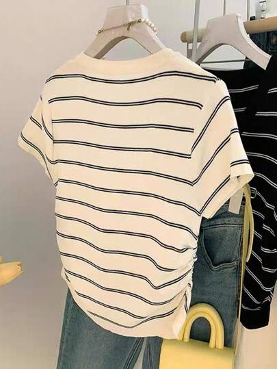 Franclia تي شيرت نسائي كاجوال برقبة على شكل حرف V بأكمام قصيرة مع طبعات خطوط ، صيفي