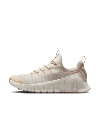 Nike حذاء تدريب Nike Free Metcon 6 مريح ومتعدد الاستخدامات ومقاوم للتآكل منخفض الارتفاع للنساء بيج FJ7126-011