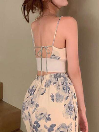 PETITE مجموعة من قطعتين: كامي مطبوع قصير وقميص محصور العلوي مع بنطال ذو خصر مرتفع وساق واسعة