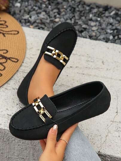 أحذية مسطحة كاجوال مقاس كبير 36-43، نعل خارجي من الجلد المدبوغ مع زخرفة معدنية، أحذية لوفر خفيفة الوزن باللون الأسود مريحة وعصرية ذات فتحة ضحلة، مناسبة للربيع والخريف والشتاء