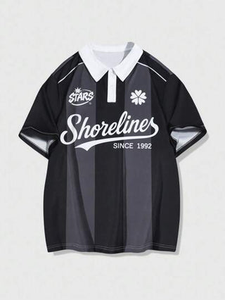 ROMWE MEN Prep قميص بولو كاجوال للرجال بياقة مرقعة وطباعة حرفية وأكمام قصيرة مخططة