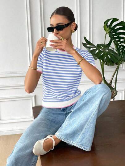 Serisse ملابس علوية قصير الأكمام بطبعة خطوط حول الرقبة للنساء- ملابس علوية محبوكة لفصل الصيف