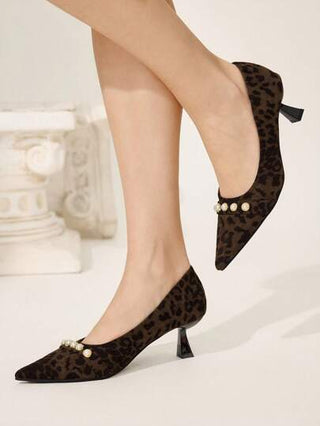 CUCCOO CHICEST أحذية كعب عالي للنساء بأصبع قدم مدبب باللون الفضي مع تصميم فريد من نوع الحزام المتقاطع، مناسبة للعمل