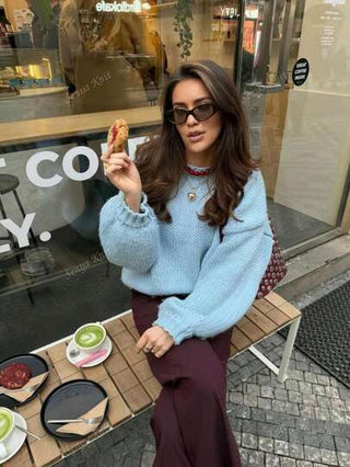 كنزة صوفية نسائية خريفية وشتوية بياقة طاقم، أكمام طويلة مبطنة، فضفاضة وكاجوال من نوع آخر، كتف منسدل من نوع الجمبسوت