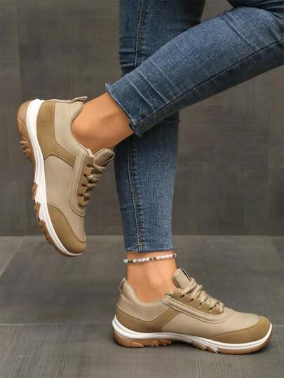 أحذية رياضية كاجوال للنساء ذات نعل سميك عتيق، موضة خريف 2025