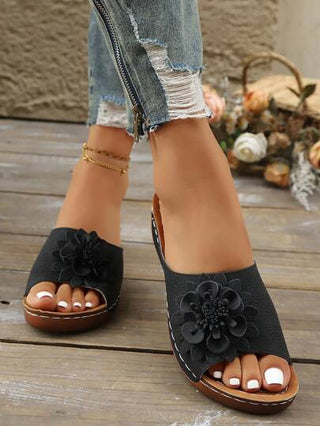 نعال نسائية بنعل سميك بنقشة زهرية، نعل من البولي يوريثان بكعب سميك، لون أحادي مريح للارتداء، صندل بمنصة