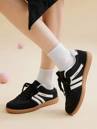 CUCCOO EASI حذاء رياضي نسائي بيج بتصميم بسيط