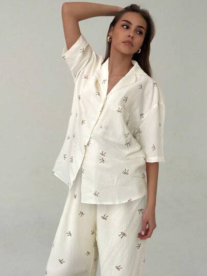 Aloruh مجموعة قميص وبنطلون مرن للارتداء اليومي والمنزلي، قميص بطبعة فراشة ملونة ذو خطوط متناسقة، وبنطلون ذو ساق مستقيمة