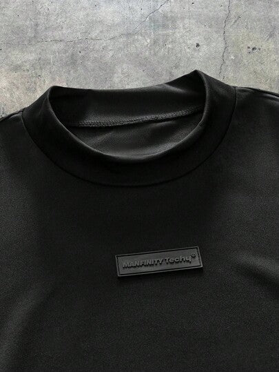 قميص تي شيرت كاجوال مصنوع من الأقمشة المحبوكة بأكمام قصيرة، بتصميم فضفاض وبلون أحادي، مناسب للشباب والاستخدام اليومي في الصيف