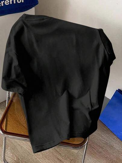 Manfinity Joysei قميص تي شيرت كاجوال بياقة طاقم وأكمام قصيرة للرجال، بطبعة حرف كاليفورنيا بألوان متباينة، مناسب للمناسبات الكاجوال والتجمعات والهدايا المثالية للأزواج والعائلات