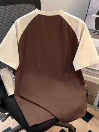 Manfinity Joysei قميص تي شيرت رجالي بأكمام راجلان بتصميم بني بطبعة حرف لوس أنجلوس بألوان متباينة، تصميم كاجوال عصري مناسب للمناسبات والتجمعات، ملابس أساسية مناسبة للأزواج والعائلة، هدية رائعة للصديق