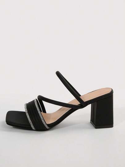 صنادل نسائية بتصميم فرنسي مزينة بالكريستال ذات حزام واحد للارتداء السهل، تصميم فرنسي عصري قابل للارتداء بطريقتين