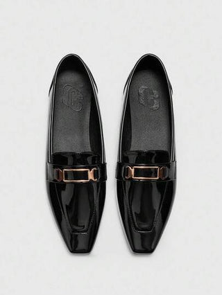 CUCCOO BIZCHIC حذاء مسطح بتزيين معدني للنساء للتنقل اليومي