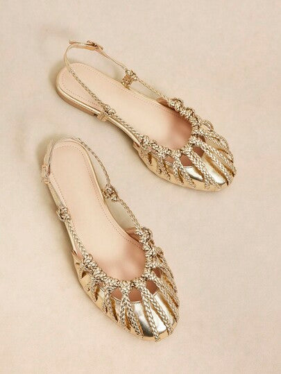 Rosivie صندل نسائي مسطح، حذاء مسطح بحزام منسوج ذهبي مغلق من الأمام