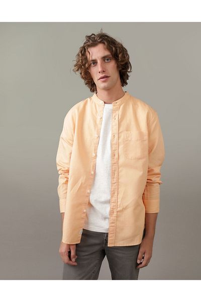 قميص AE Band Collar ذو الأزرار المسطحة 11522369 American Eagle