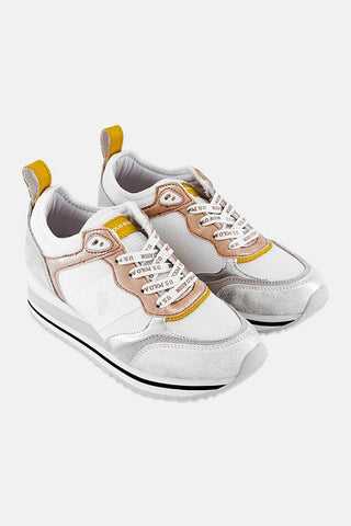 حذاء كاجوال نسائي برباط وشعار العلامة التجارية، متعدد الألوان