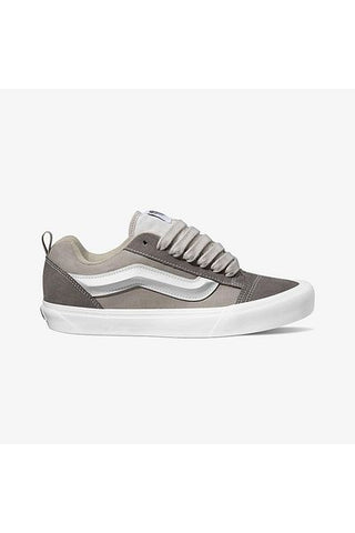 حذاء رياضي Knu Skool باللون الرمادي للجنسين VANS