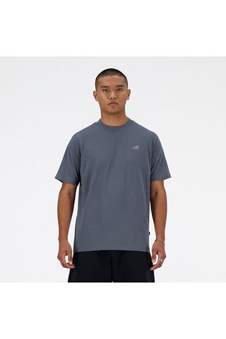 تي شيرت بشعار جرافيت من Sport Essentials - S/S New Balance