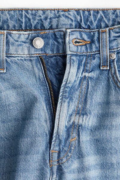 جينز مستقيم الطول