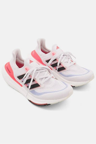 حذاء جري نسائي Ultraboost Light Wide برباط، أبيض