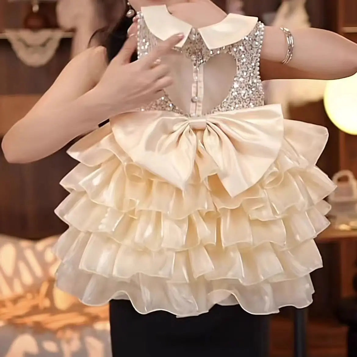 موضة 2025 بنات أميرة فستان جديد children's suspender فستان solid pattern birthday cake جيب طويل party ستايل foreign for baby