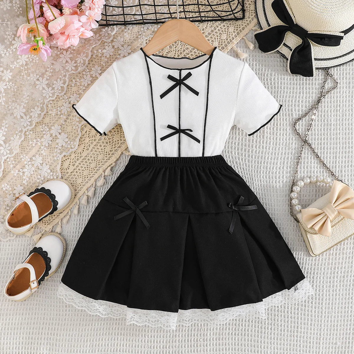 موضة 2025 بنات صيف كاجوال فستان simple line design with أكمام قصيرة توب and solid color lace جيب