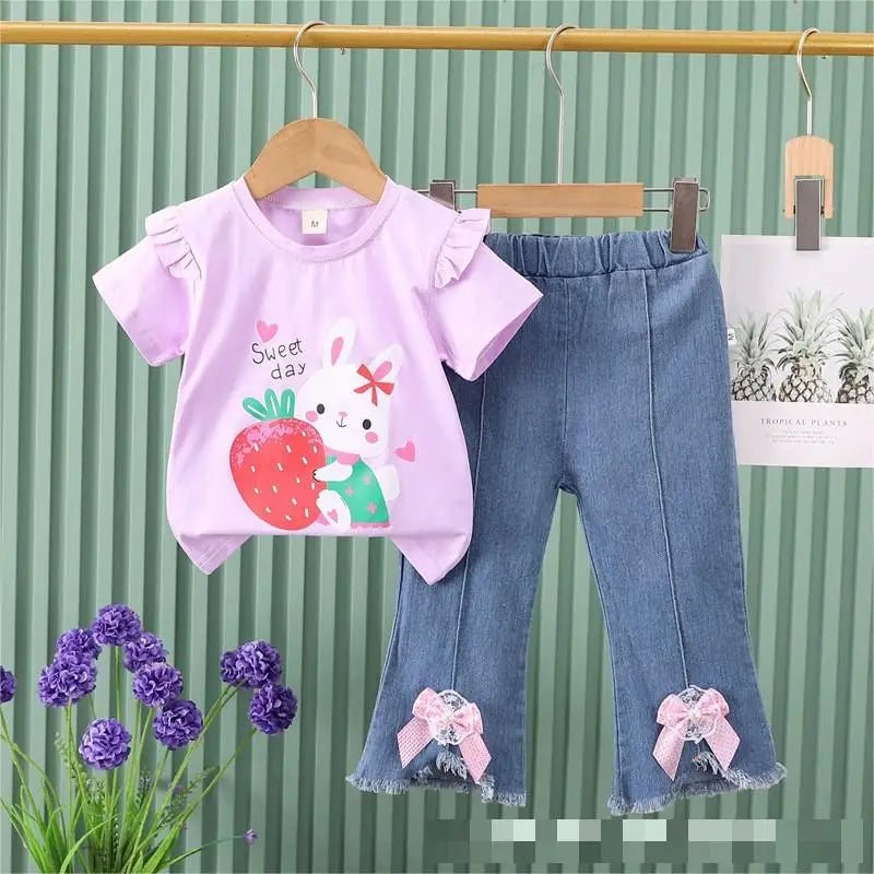 موضة 2025 صيف جديد cartoon print كاجوال ستايل أكمام قصيرة bow دينم pants children's two-piece بدلة