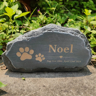 حجر حديقة تذكاري مخصص للحيوانات الأليفة - علامة قبر محفورة حسب الطلب مع اسم، تواريخ وأصابع القدم، ديكور خارجي مقاوم للأرضيات من الراتنج للحديقة أو الشرفة أو الفناء، 20.32 سم × 6.35 سم × 4.5
