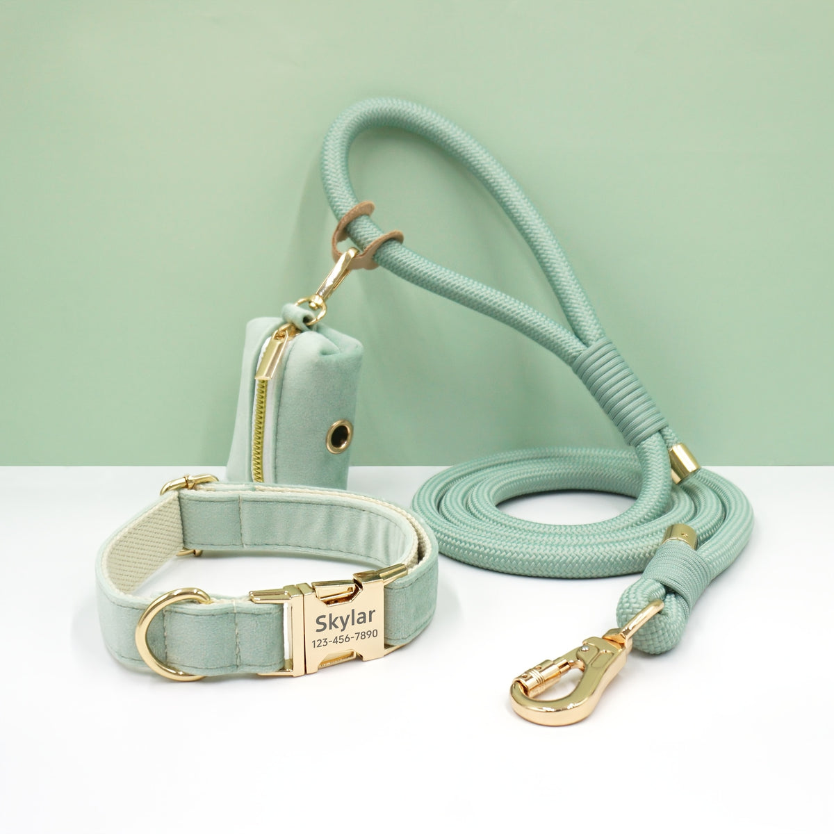 طوق مخمل جديد للحيوانات الأليفة مع أكياس قمامة بقوة شد عالية، حبل يدوي الصنع للمشي، نقش ليزر مجاني لاسم الحيوان ورقم المالك، هدية عيد ميلاد أو زفاف للكلاب، إكسسوارات جرو للأولاد/الفتيات