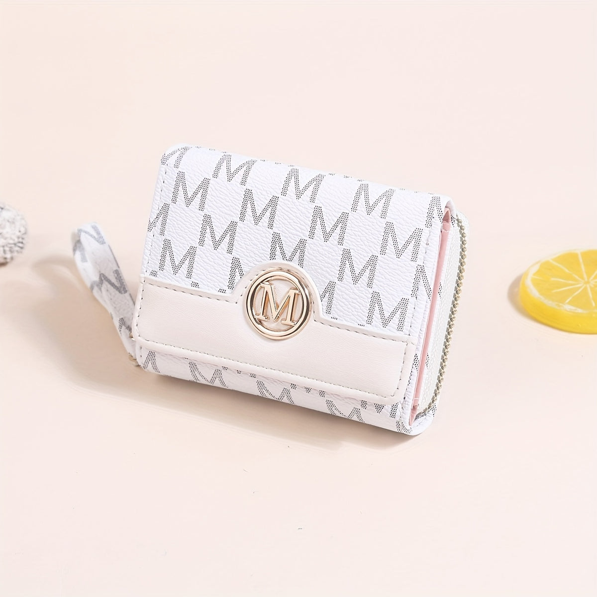 محفظة صغيرة مع قفل معدني وأزرار متعددة للبطاقات بتصميم أنيق للنساء