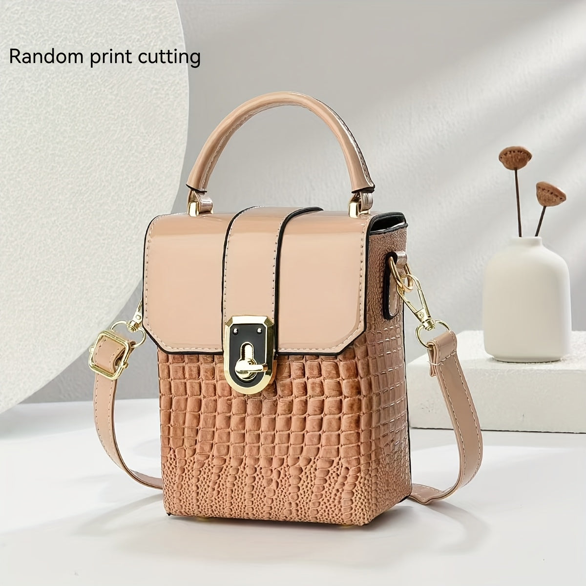 حقيبة نسائية صغيرة بتصميم كلاسيكي لعام 2025 - حقيبة كتف عصرية فاخرة بتفاصيل بارزة - حقيبة جوال متعددة الاستخدامات خفيفة الوزن وعملية - حقيبة يد أنيقة ونبيلة - حقيبة صغيرة مربعة الشكل