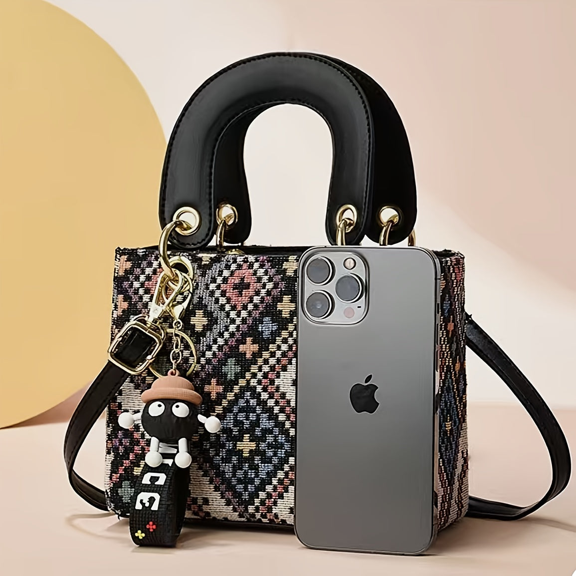 حقيبة صغيرة مربعة للنساء - تصميم مربعات ملون بحزام قابل للتعديل وإغلاق بسحاب، بطانة متينة من البوليستر، إكسسوارات زخرفية (أبيض/أحمر/أسود)، حقيبة صغيرة متعددة الاستخدامات للسفر، إكسسوارات ذهبية، حقيبة أنيقة، خياطة عالية الجودة، حقيبة يد صغيرة، لعشاق الموضة