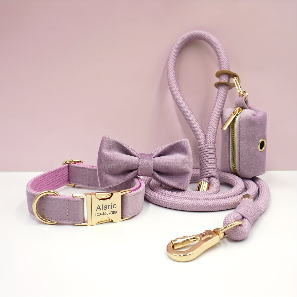 4 قطع/مجموعة مجانية مطبوعة بالليزر الخصوصية المخصصة لاسم الكلب الحيوانات الأليفة رقم الهاتف المالكة، رقيقة ومريحة المخملية كلب الحيوانات الأليفة الرقبة وجميلة الرباط القوي سحب الكلب سلاسة حبال حقيبة القمامة مجموعة هدية عيد ميلاد الكلب مجموعة هدية الزفاف ه