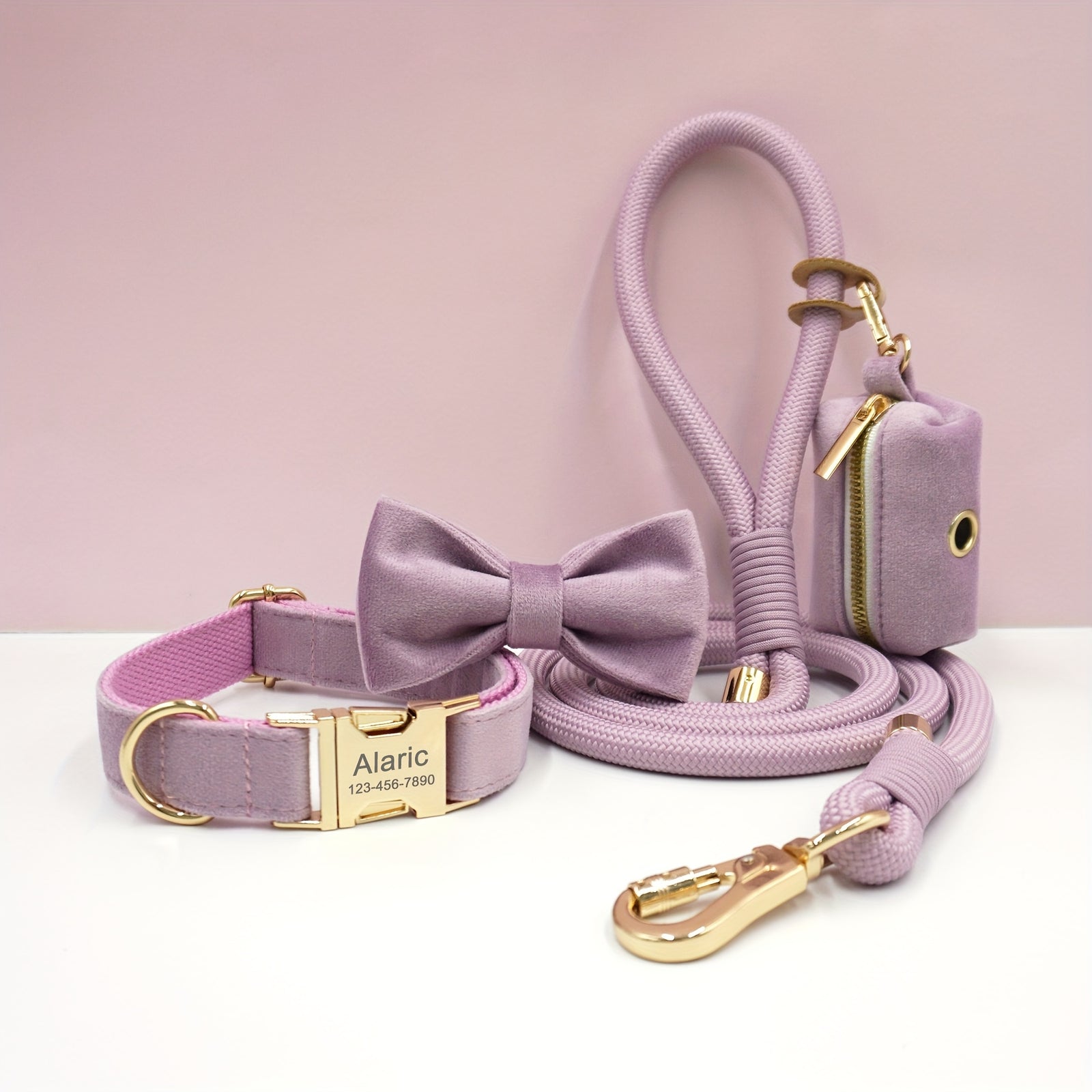 4 قطع/مجموعة مجانية مطبوعة بالليزر الخصوصية المخصصة لاسم الكلب الحيوانات الأليفة رقم الهاتف المالكة، رقيقة ومريحة المخملية كلب الحيوانات الأليفة الرقبة وجميلة الرباط القوي سحب الكلب سلاسة حبال حقيبة القمامة مجموعة هدية عيد ميلاد الكلب مجموعة هدية الزفاف ه