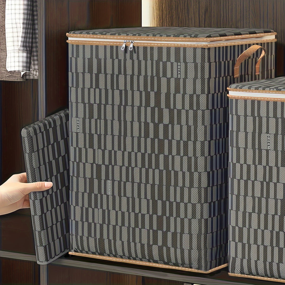 حقيبة تخزين كبيرة بسعة عالية مصنوعة من قماش مقاوم للماء، تحافظ على الملابس من الرطوبة والعفن، مثالية لتنظيم الخزانة، نقل وتعبئة الملابس، وتنظيم أمتعة الطلاب، حل لتخزين الملابس في الخزانة.