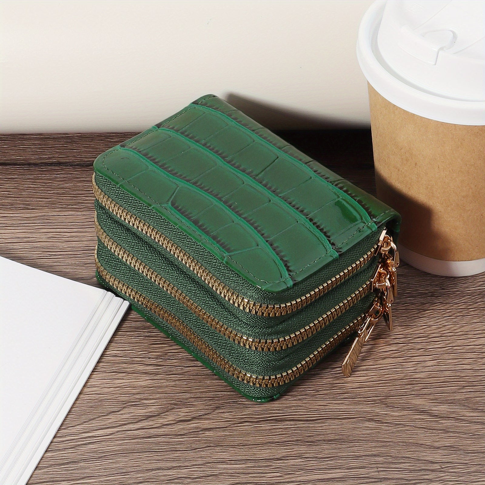 محفظة نسائية بتصميم مينيمالي بملمس التمساح - حامل بطاقات متعدد الطبقات بسعة كبيرة، خفيفة الوزن وبطانة بوليستر متينة، حقيبة يدوية صغيرة للتنقل اليومي والخروجات العادية، محفظة متعددة الجيوب، إكسسوار أنيق