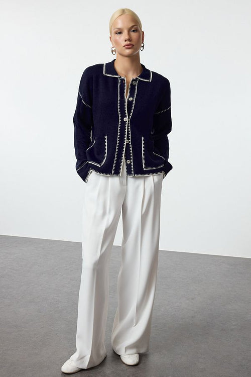 سترة تريكو بياقة بولو سوداء اللون TWOAW25HI00218