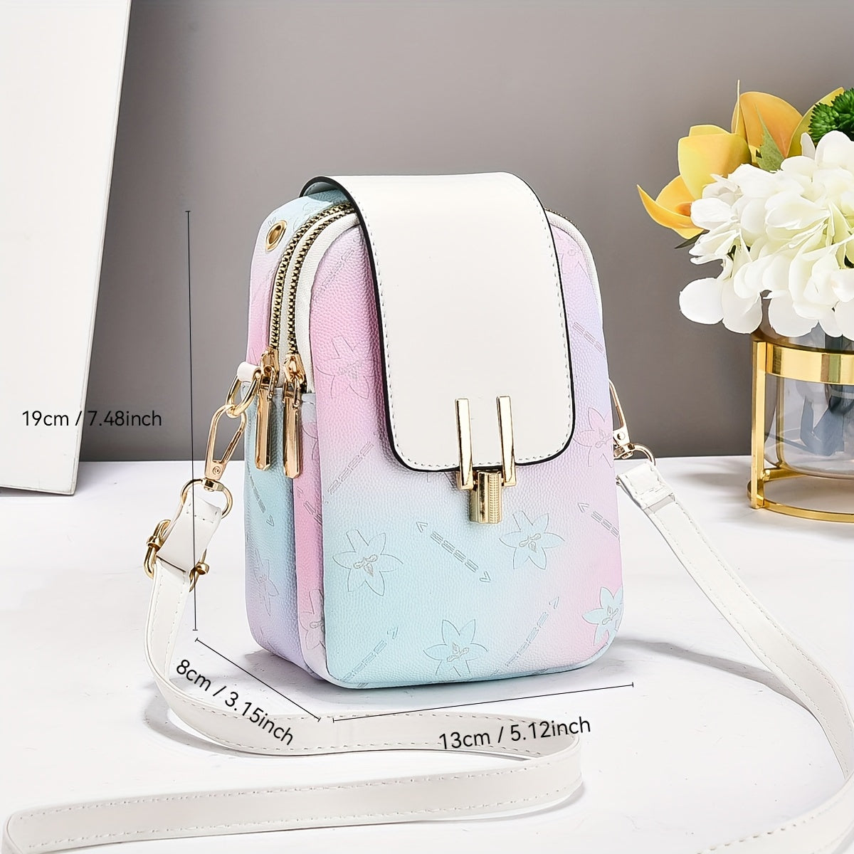 حقيبة كتف نسائية جديدة بنقشة هندسية لعام 2025 - خفيفة الوزن بسعة كبيرة وعدد من الأجزاء مع حزام قابل للتعديل، إغلاق بسحاب وبطانة بوليستر للمناسبات العادية والرسمية (أبيض/بنفسجي/أزرق)، حقيبة سفر آمنة | حقيبة بلمسة عتيقة | لمسات معدنية