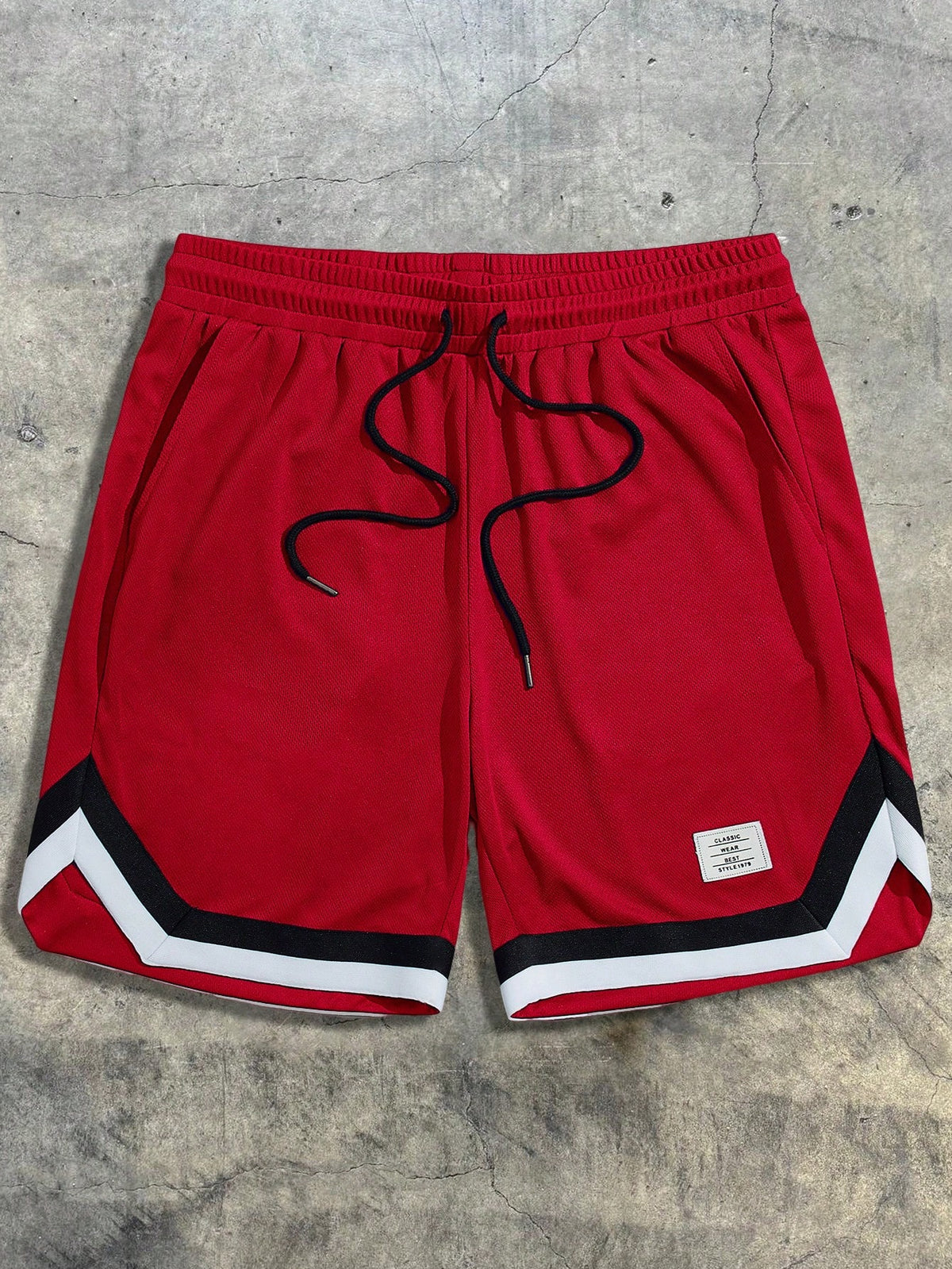 بنطلون قصير مدرز بعبارة رباط خصر للرجال