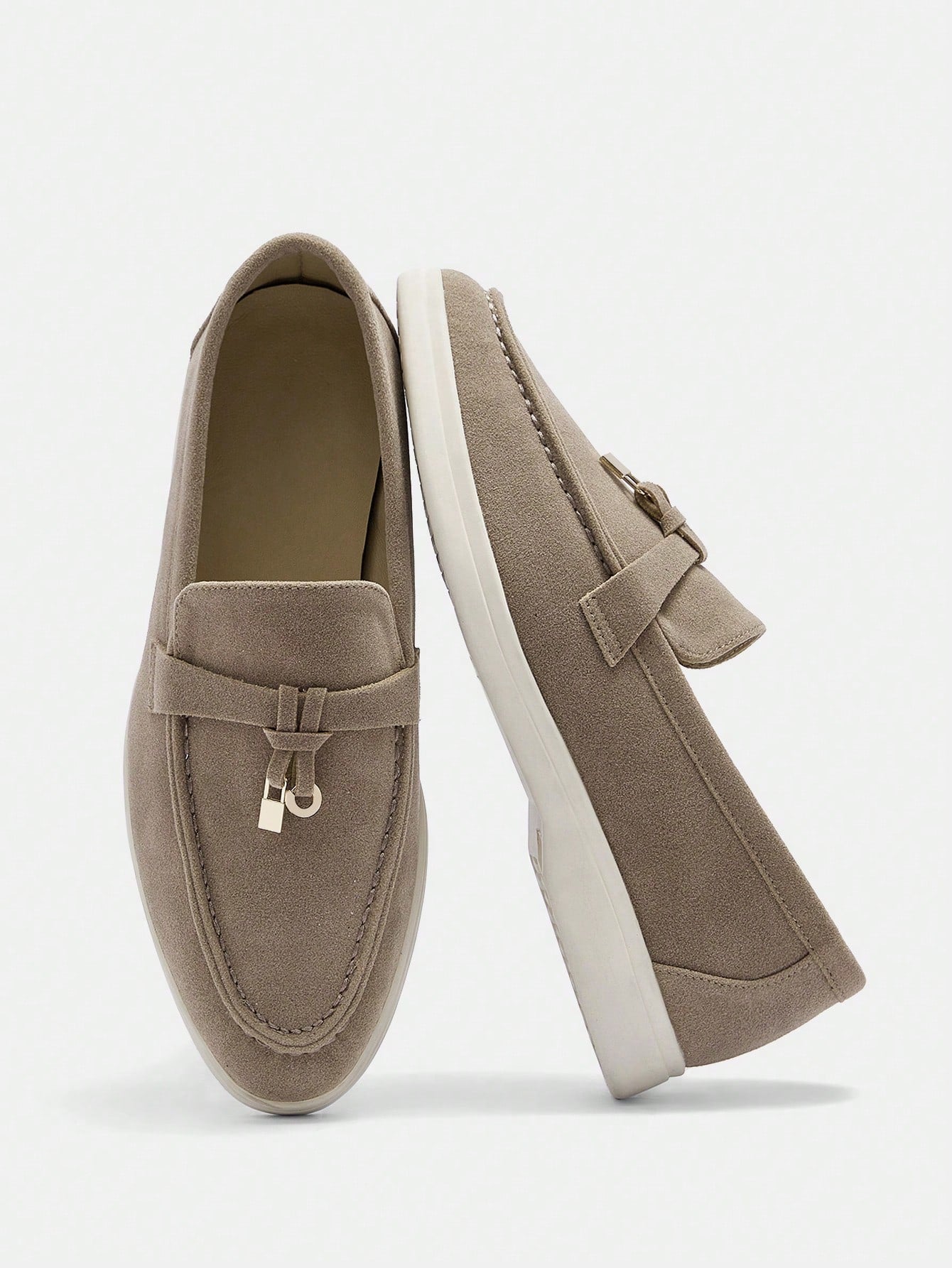 CUCCOO BIZCHIC أحذية نسائية براقة للاستخدام اليومي ذات أصبع حاد وفردية للارتداء في عطلات أعياد الميلاد ورأس السنة الجديدة وفي الخريف والشتاء