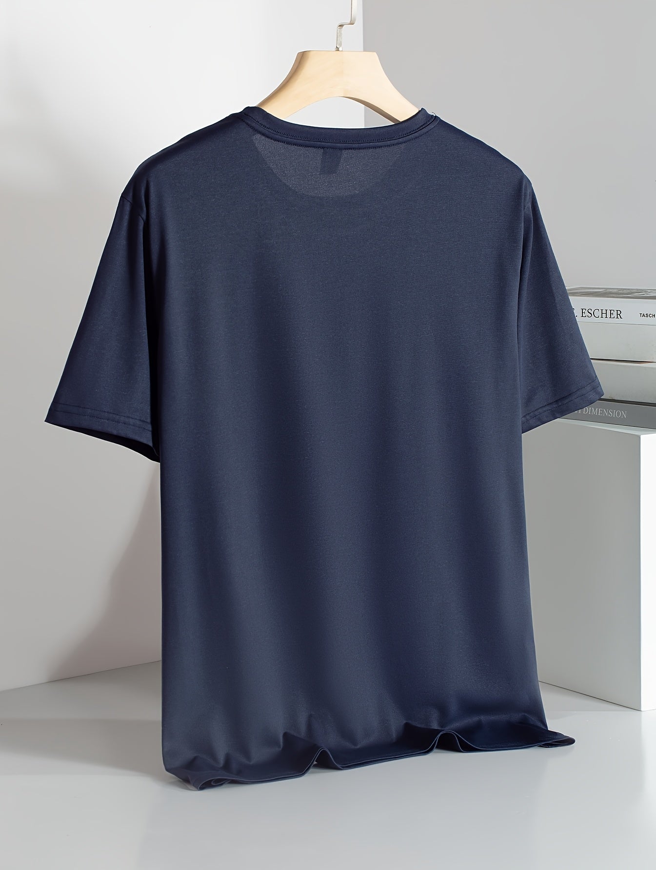 تيشيرت رجالي بأكمام قصيرة وطباعة تحفيزية "لا تستسلم أبدًا"