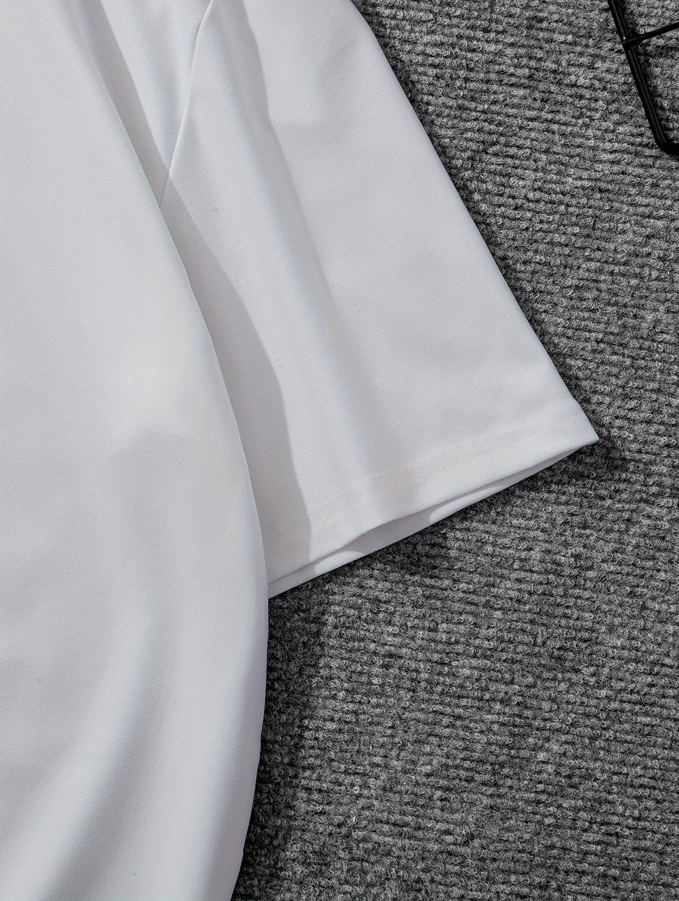 تيشيرت رجالي بأكمام قصيرة وطباعة تحفيزية "لا تستسلم أبدًا"