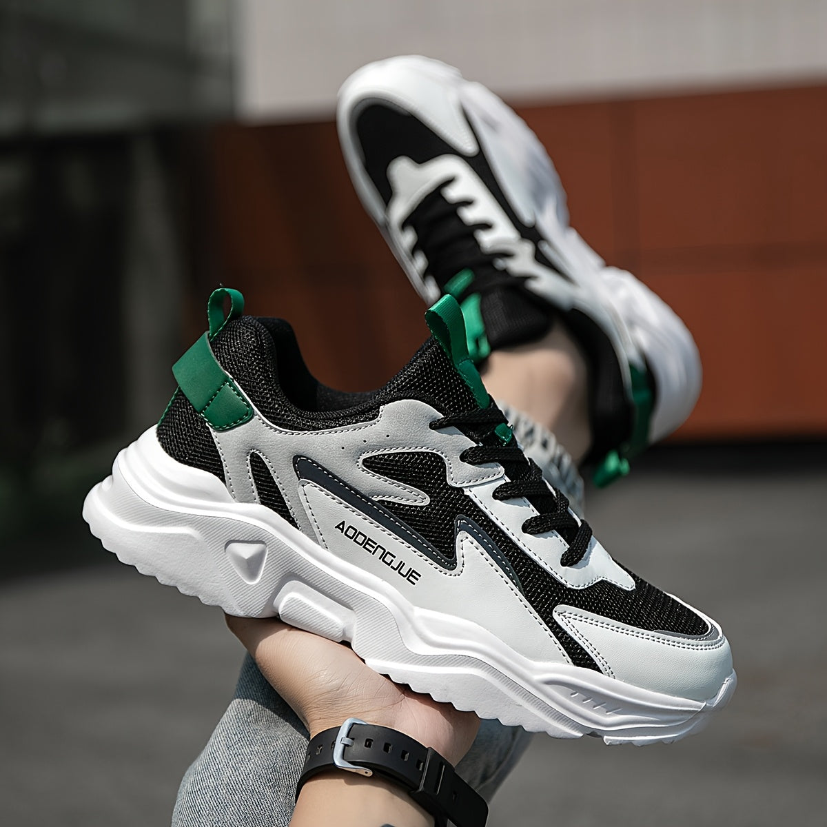 حذاء سنيكرز رجالي خفيف الوزن بتصميم كاجوال