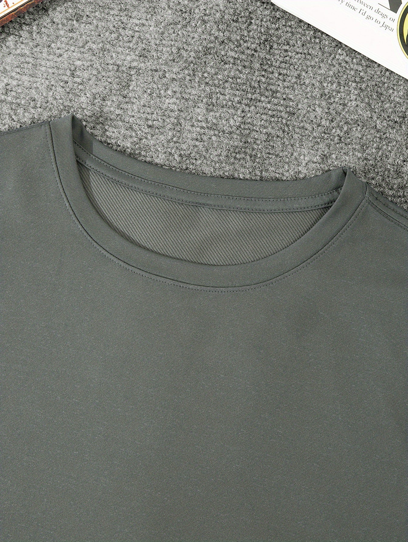 تيشيرت رجالي بأكمام قصيرة وطباعة تحفيزية "لا تستسلم أبدًا"